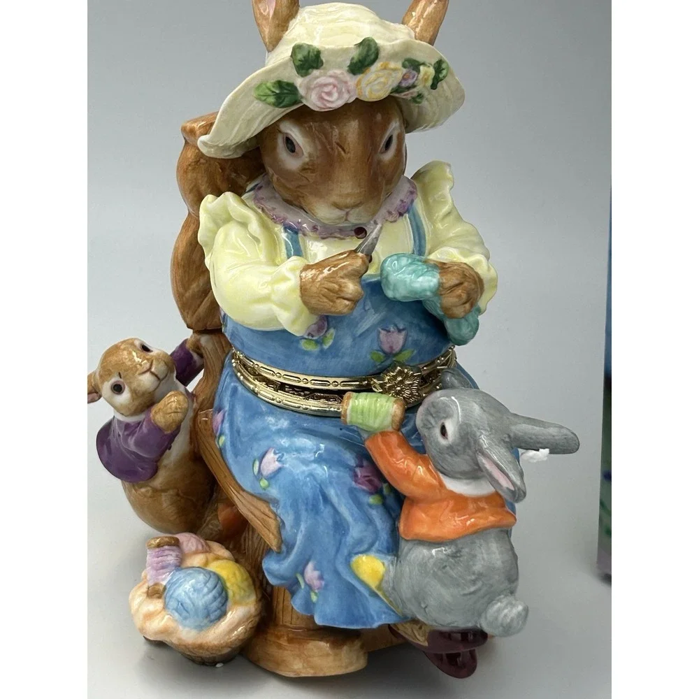 Porcelain Gma Rabbit Bunny Decorative Hinged Keepsake Box Easter Decor 7inch